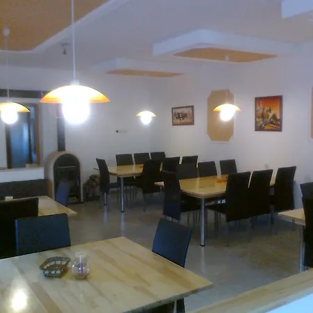 Gannaer Dorfstubn Pápa